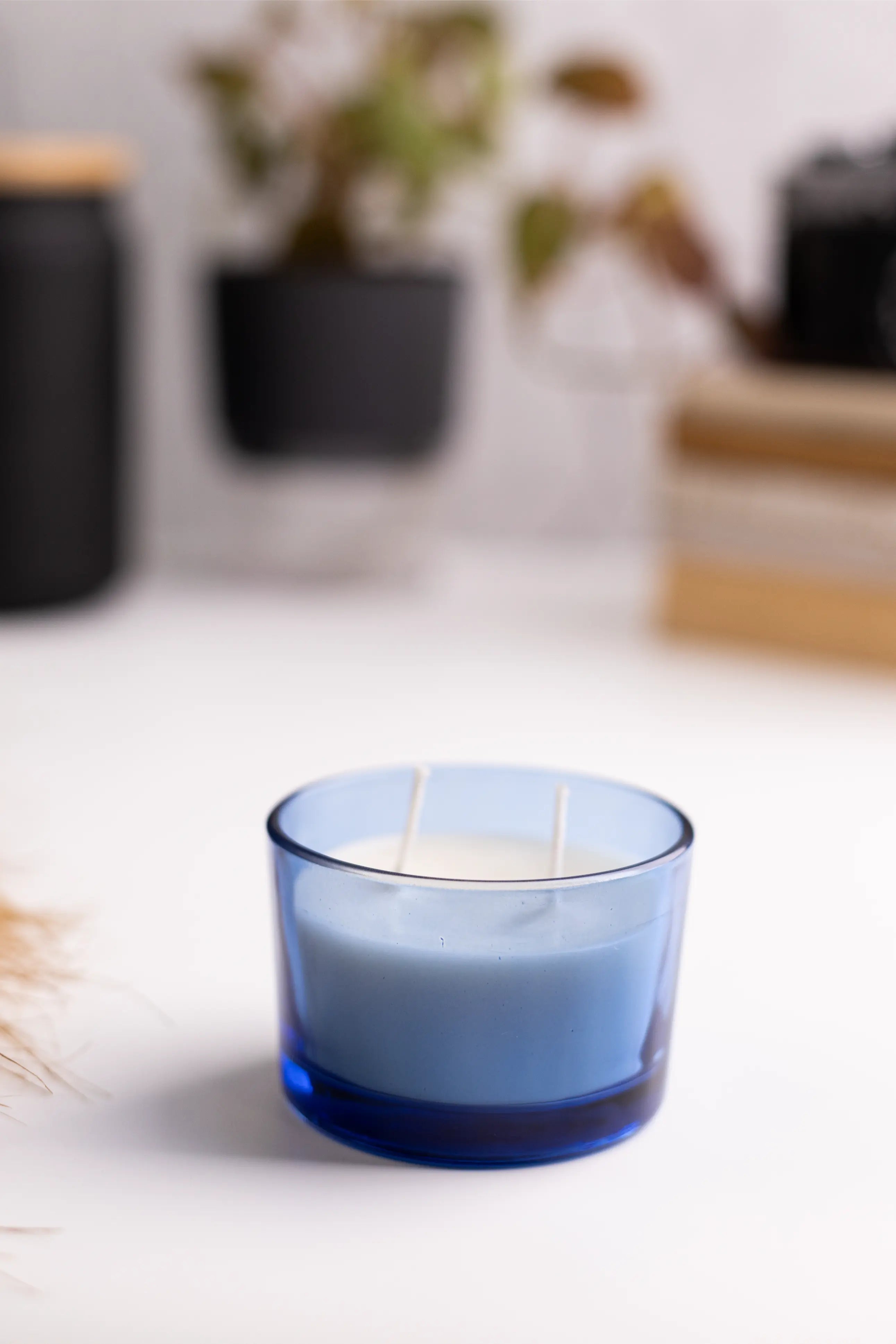 BLUE ROUND GLASS JAR CANDLE