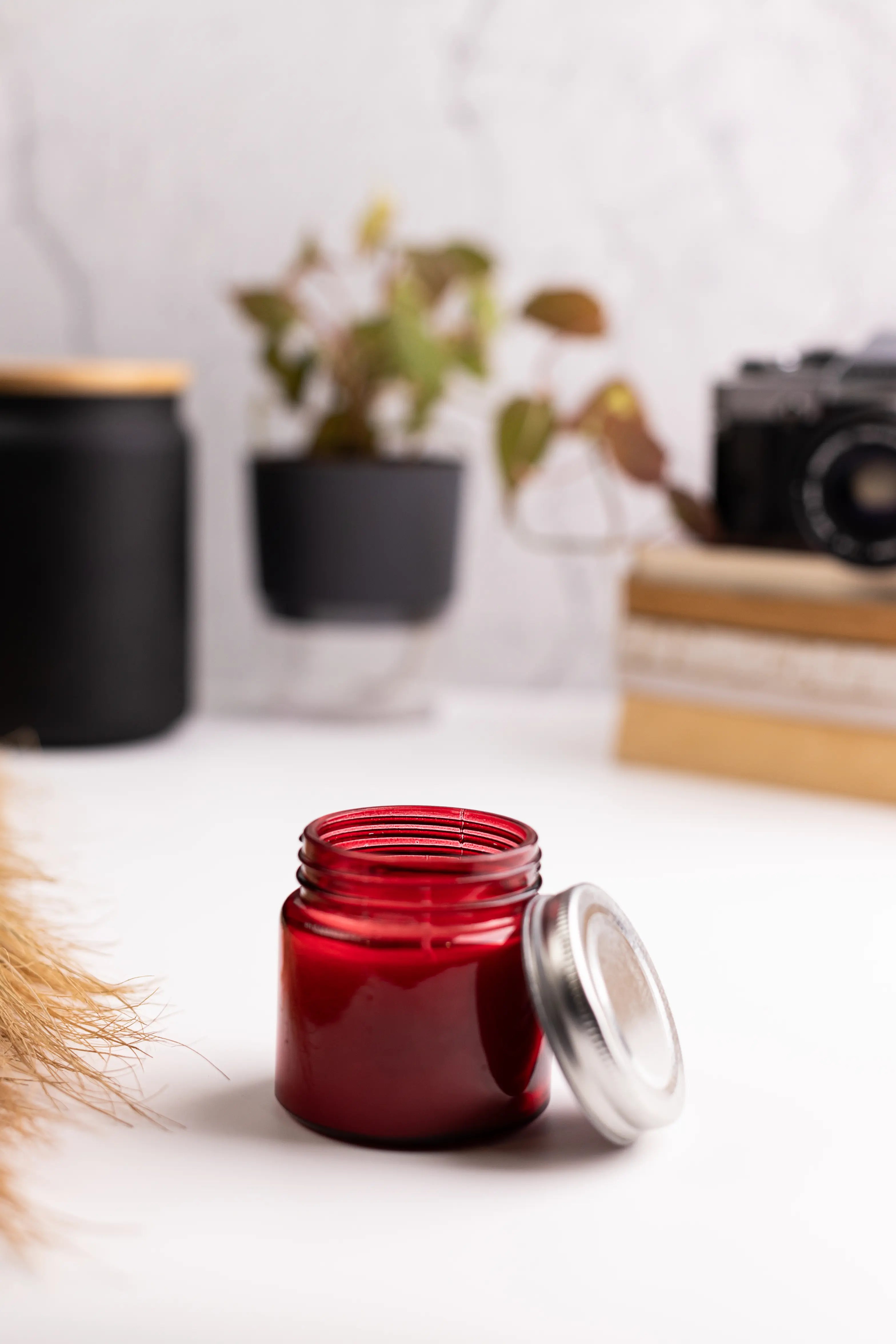 RED JAR WITH METAL LID 120G